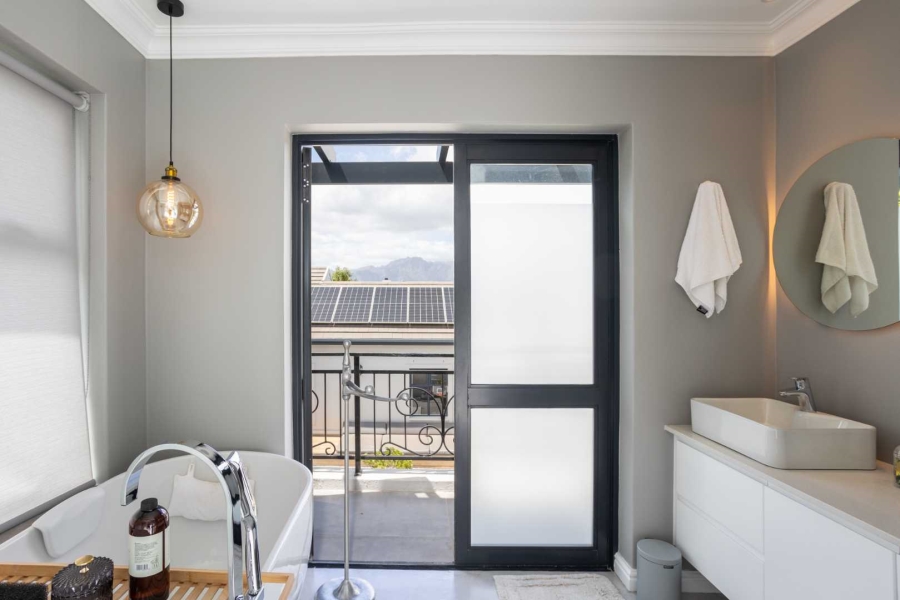 4 Bedroom Property for Sale in Val De Vie Estate Western Cape